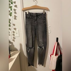 American Eagle - Jegging/Stretchy fit. Black washed color. (XS - Short)